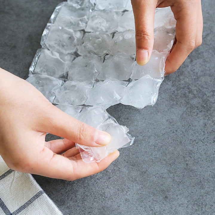 Lisslune | Self-sealing Ice Cube Mold Bag