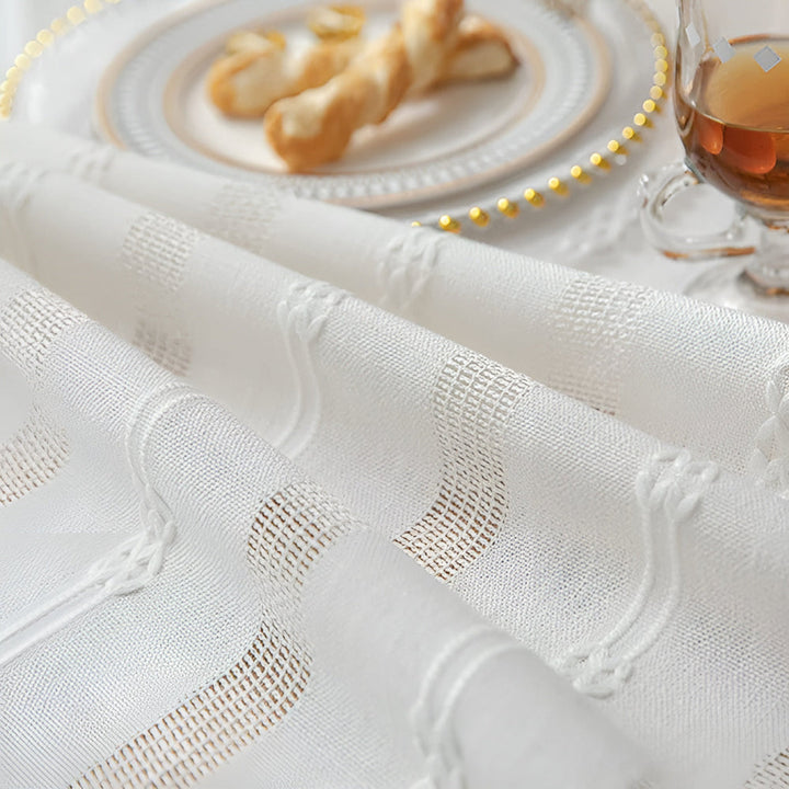 Lisslune | Tassel Whisper Table Runner