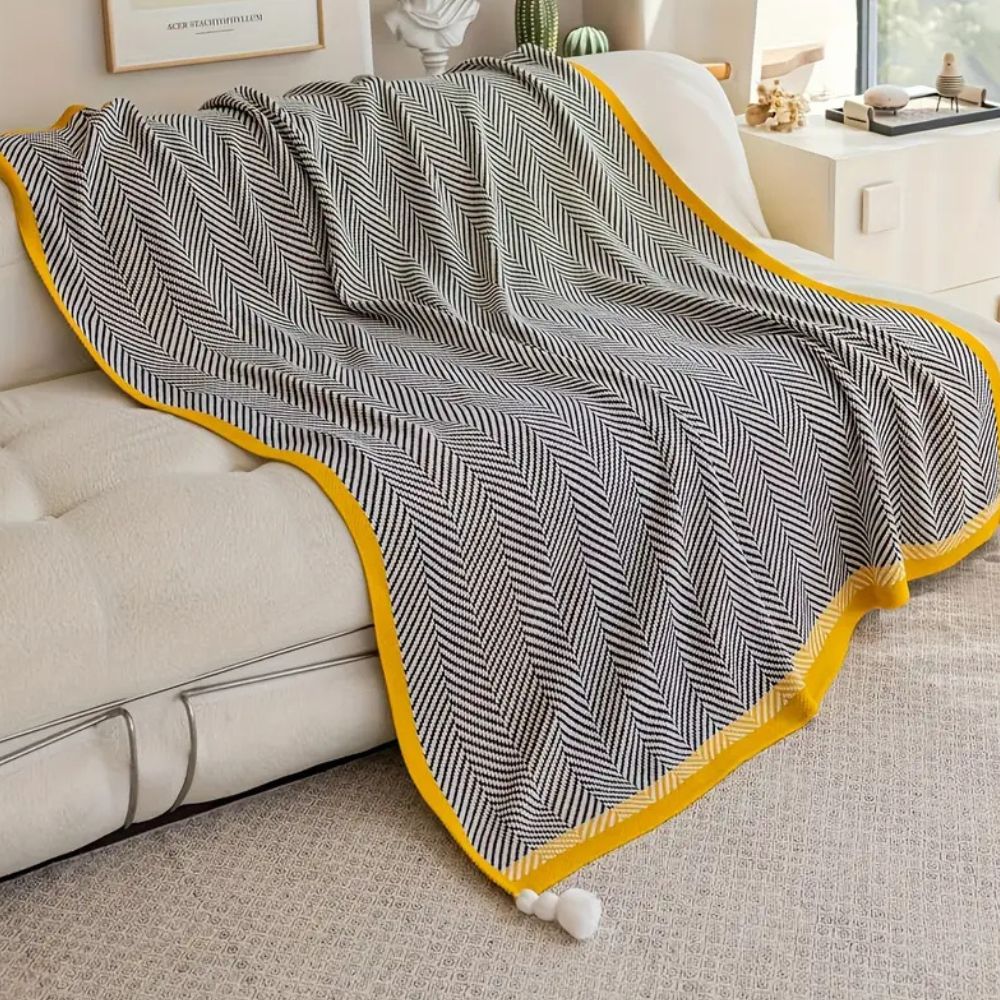 Lisslune | Golden Chevron Luxe Blanket