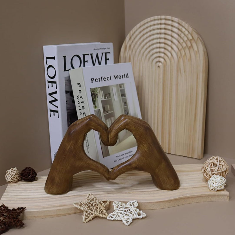 Lisslune | Handcrafted Heart Statue
