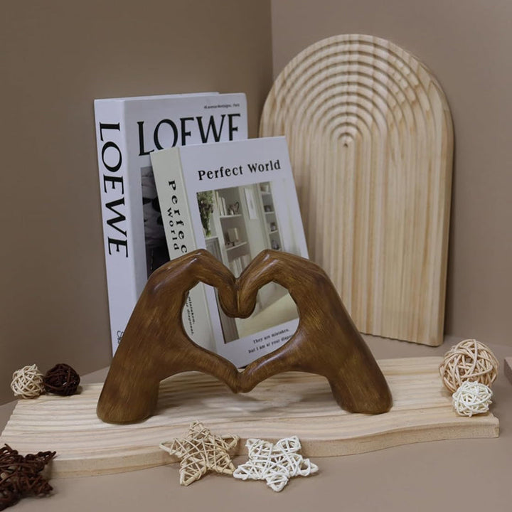 Lisslune | Handcrafted Heart Statue