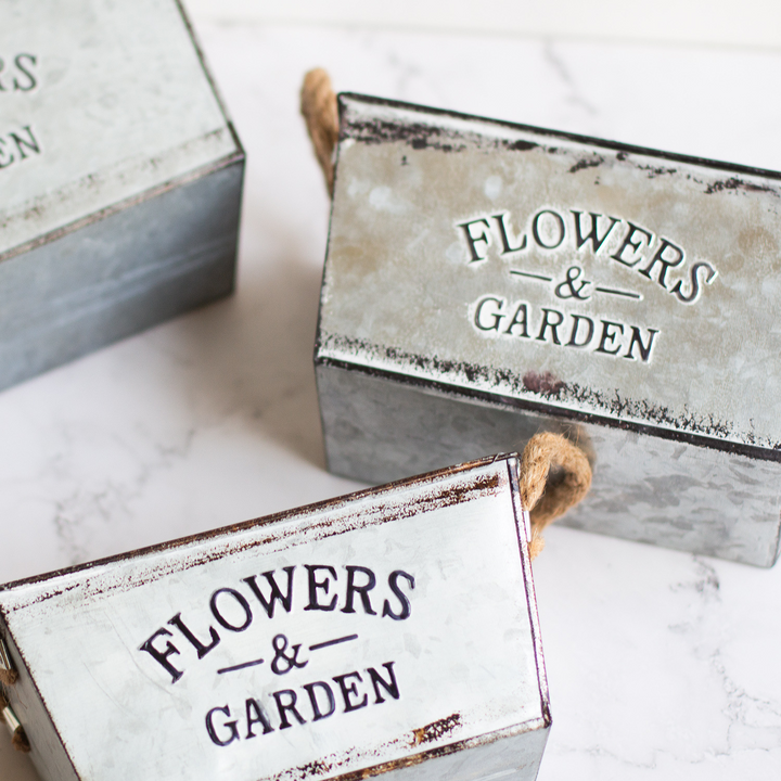 Lisslune | Decorative flower and garden container made of metal with hemp rope handles