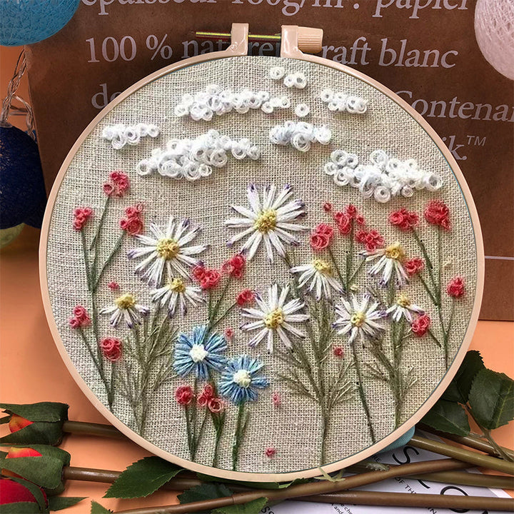 Lisslune | Embroidery hoop flower kit for beginners