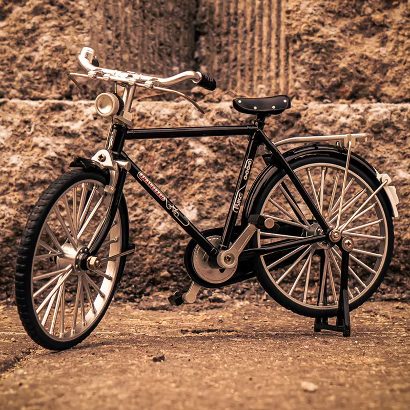 Lisslune | Assembled bicycle model
