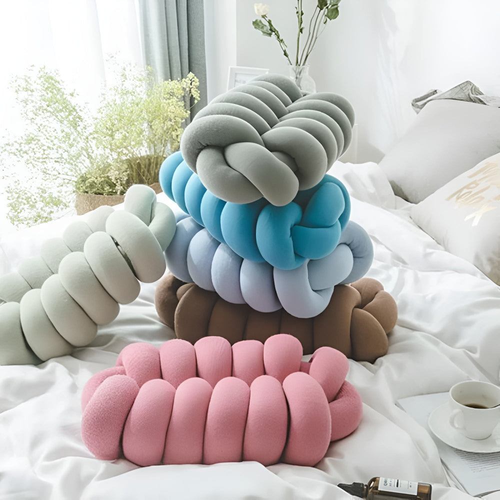 Lisslune | Splendid Ellipse Knotted Plush Cushion