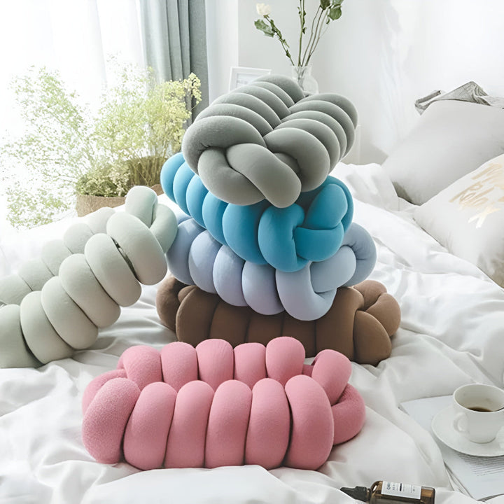 Lisslune | Splendid Ellipse Knotted Plush Cushion