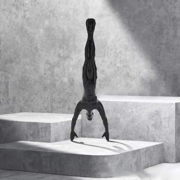 Lisslune | Climbing wall hanging statues