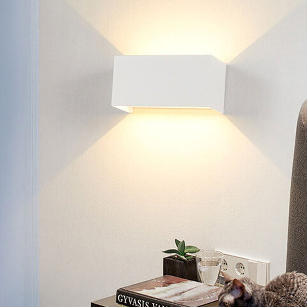 Lisslune | Modern waterproof rectangular LED wall light for outdoor use with up and down lighting