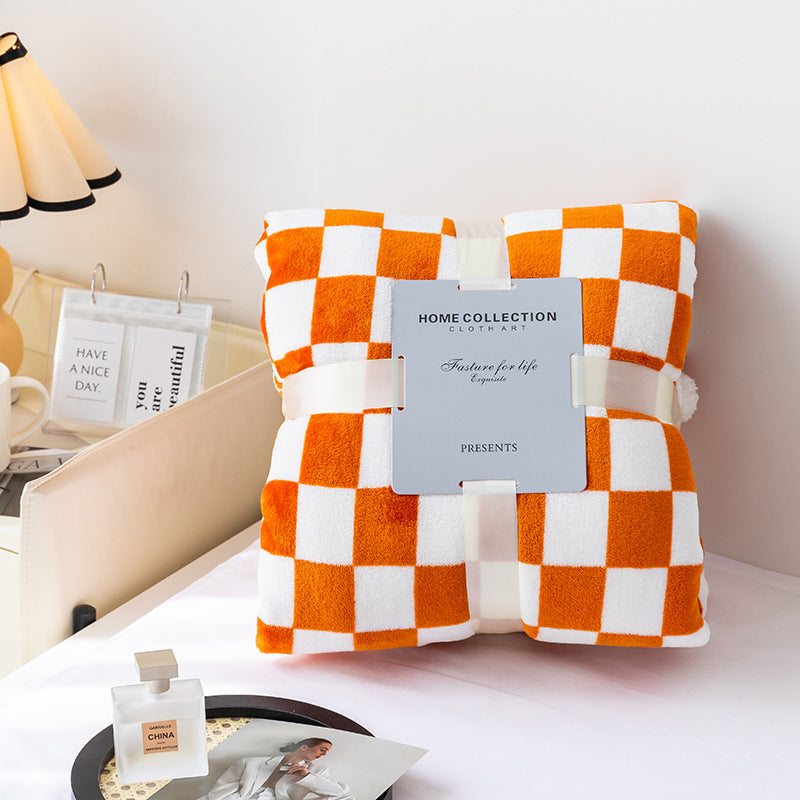 Lisslune | Stylish blanket in checkered pattern for your home