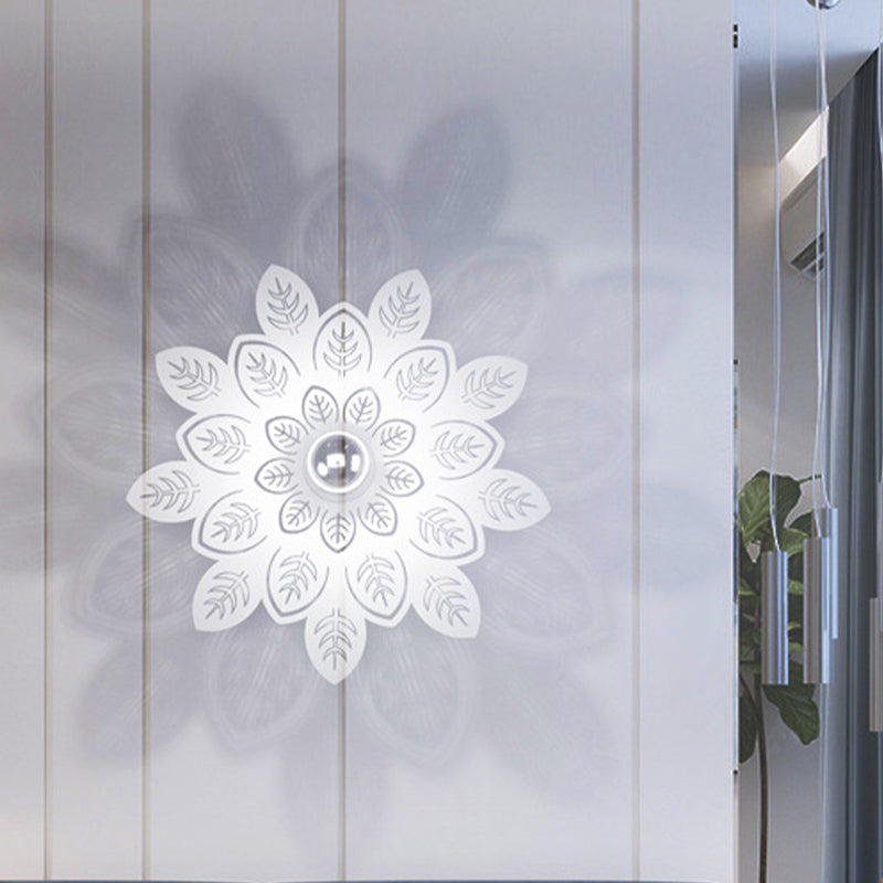 Skørter | Leaf-shaped Iron Wall Light Nordic 1 Light White LED Wall Mount Lamp for Living Room