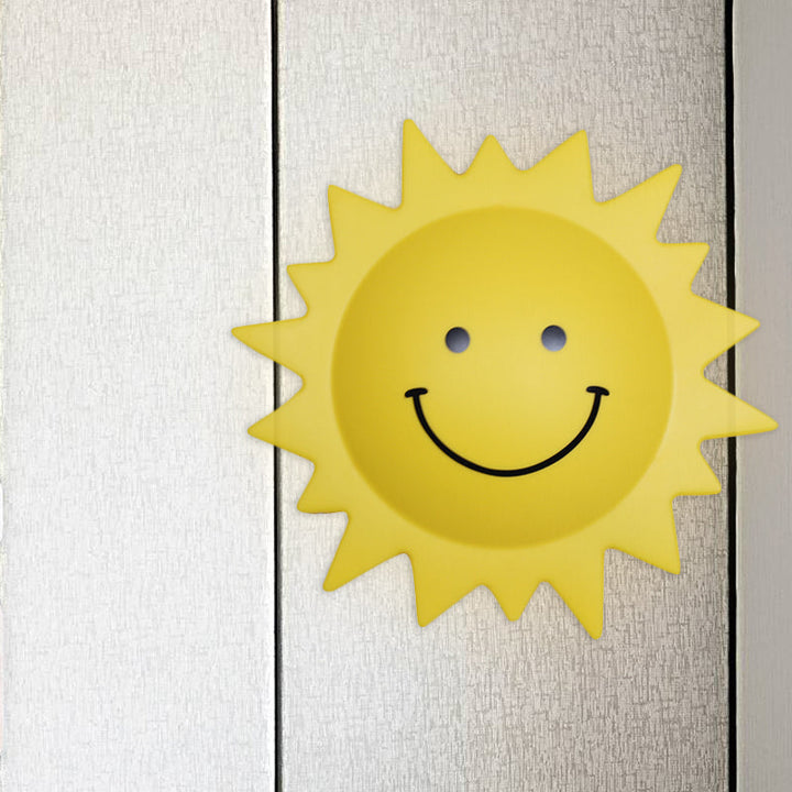 Skørter | Plastic Sun-shaped Wall Light Cartoon LED Wall Lamp in Yellow for Children's Room