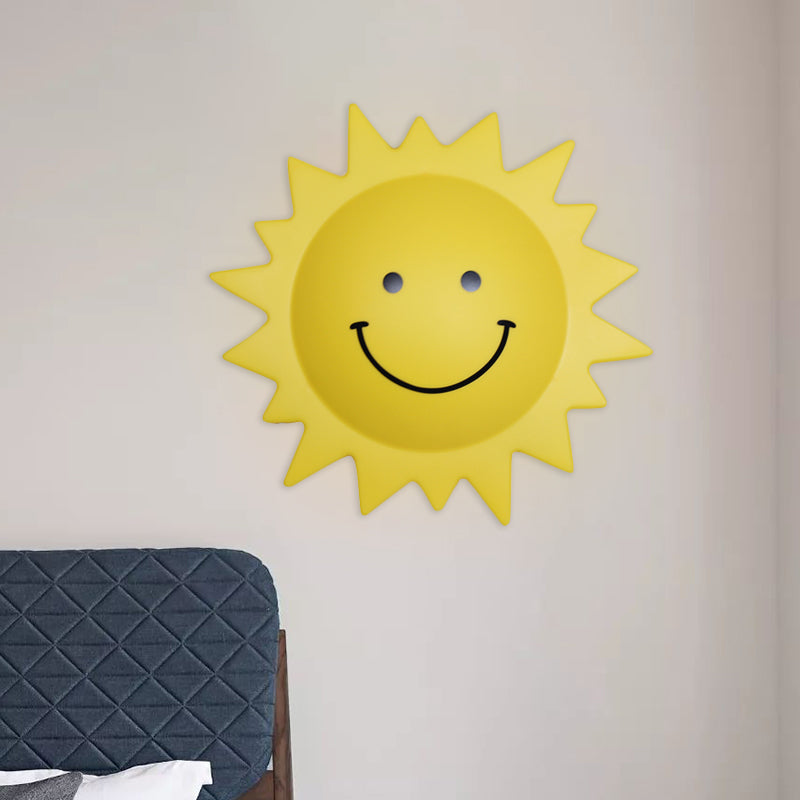 Skørter | Plastic Sun-shaped Wall Light Cartoon LED Wall Lamp in Yellow for Children's Room