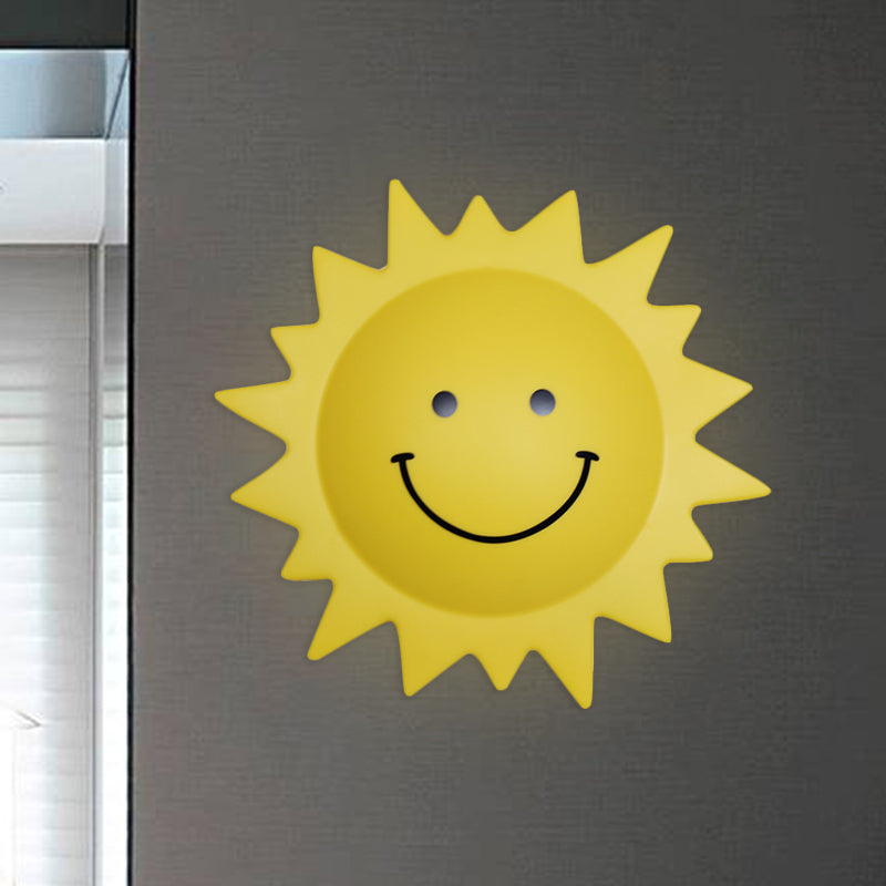 Skørter | Plastic Sun-shaped Wall Light Cartoon LED Wall Lamp in Yellow for Children's Room