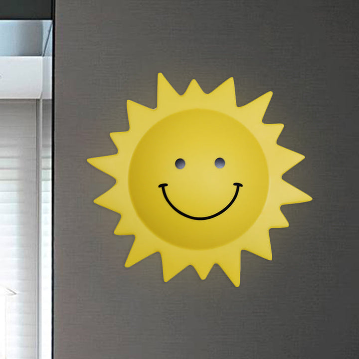 Skørter | Plastic Sun-shaped Wall Light Cartoon LED Wall Lamp in Yellow for Children's Room
