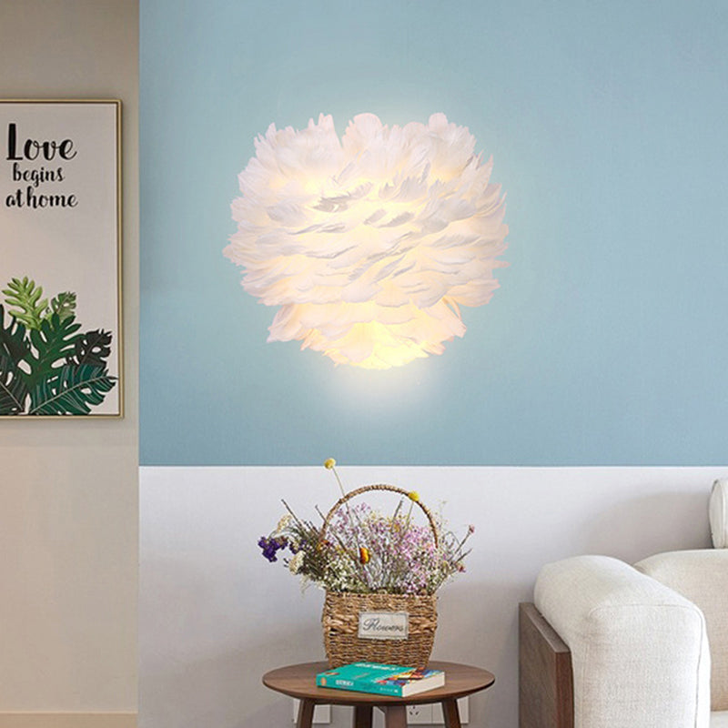 Lisslune | White Feather Flush Wall Lamp Contemporary 1-Bulb Fabric Wall-Mounted Light for Nightstand