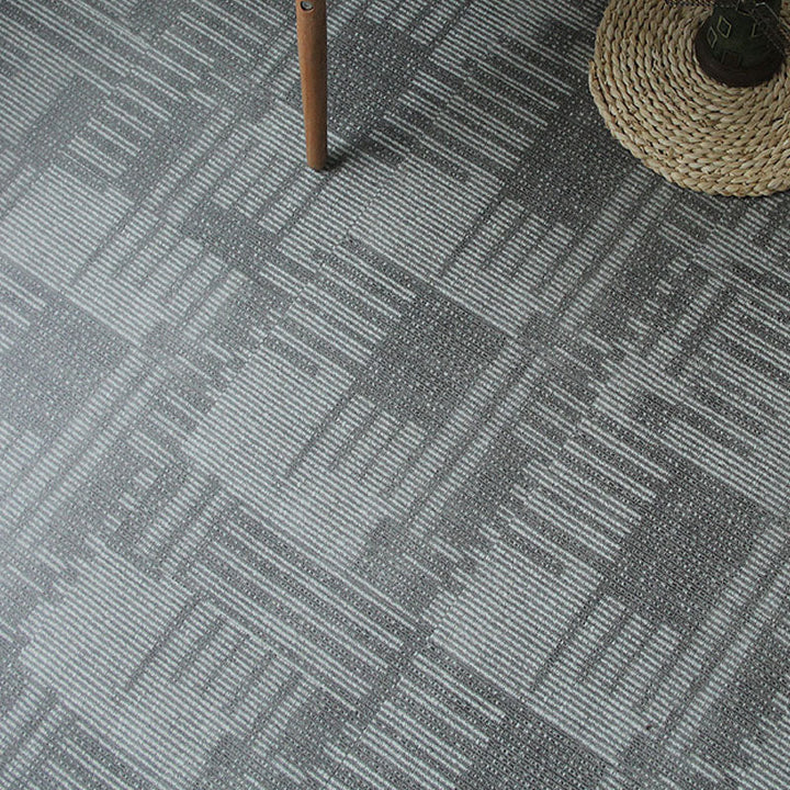Lisslune | Modern Interior Floor Covering Wood Look Peel and Stick Rectangular Flooring Vinyl