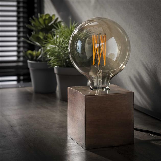 Lisslune | SteelLume – Slim industrial table lamp for modern spaces