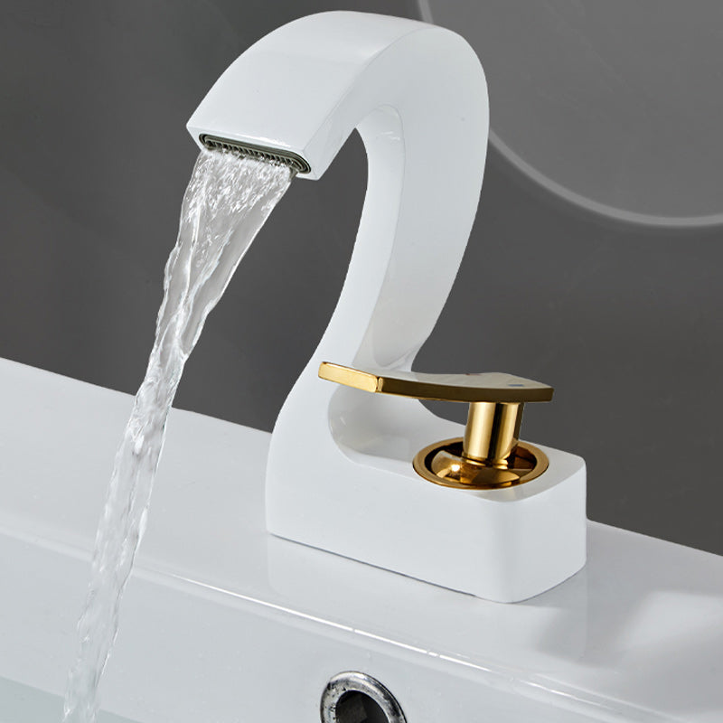 Lisslune | Modern Single-Lever Basin Faucet Bathroom Brass Central Faucet