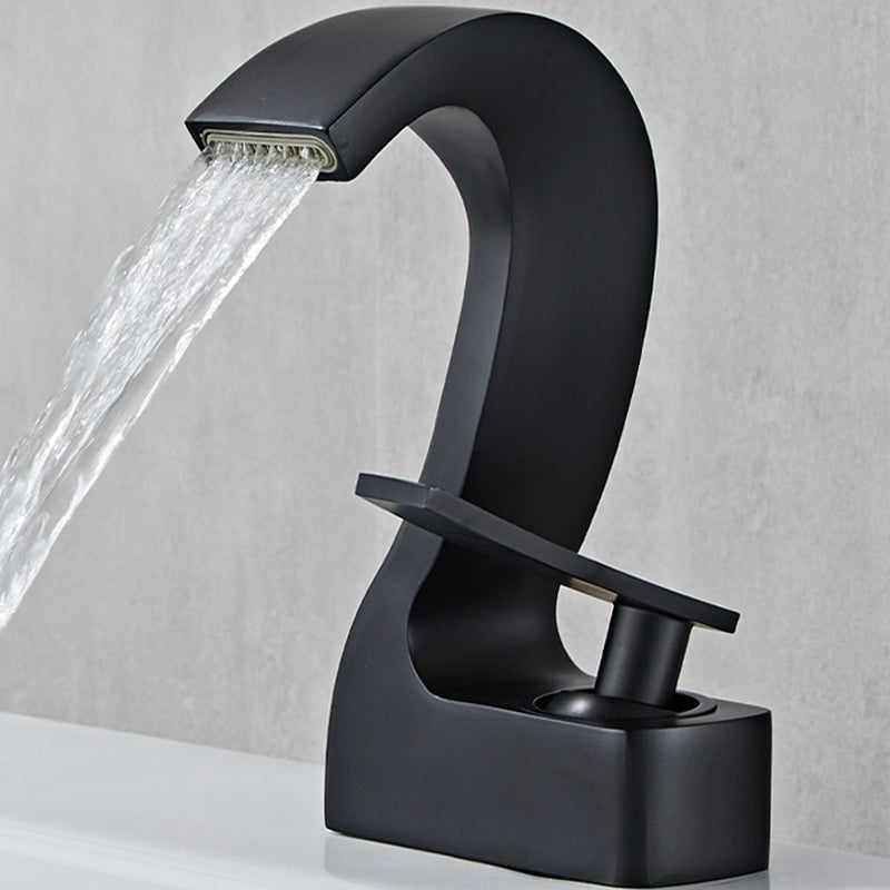Lisslune | Modern Single-Lever Basin Faucet Bathroom Brass Central Faucet