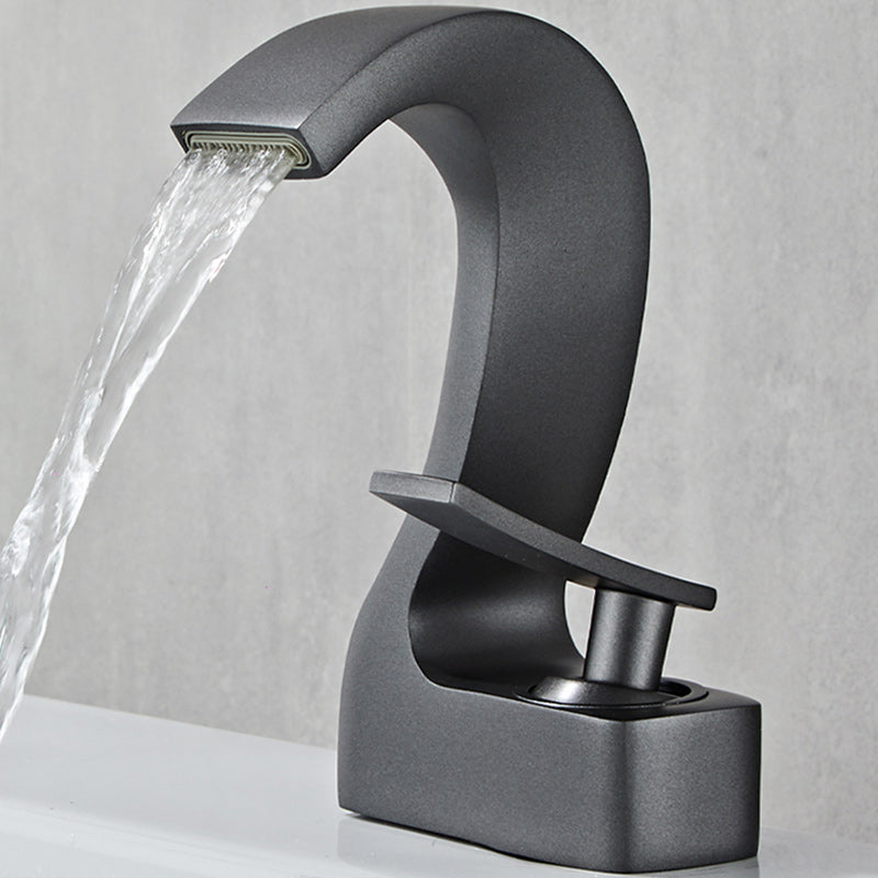 Lisslune | Modern Single-Lever Basin Faucet Bathroom Brass Central Faucet