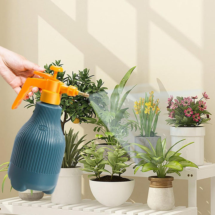 Lisslune | Nordic Spray Bottle with Pressure Pump – For Effective Plant Watering