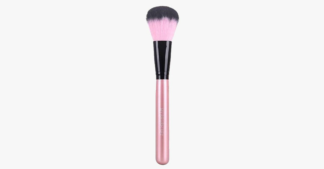 Lisslune | Powder Makeup Brush - Made from synthetic fibers - Full & round shape - For loose and pressed powder products - Perfect for foundations, blush & bronzer