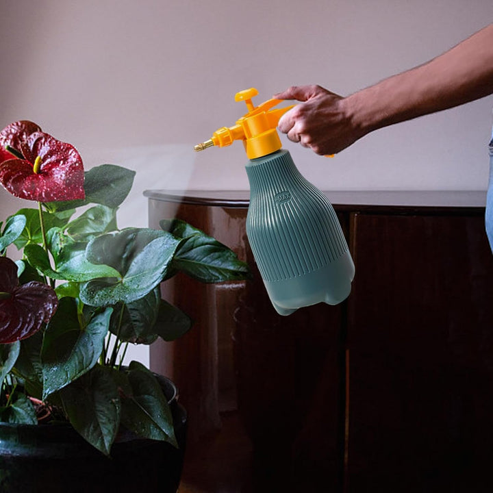 Lisslune | Nordic Spray Bottle with Pressure Pump – For Effective Plant Watering