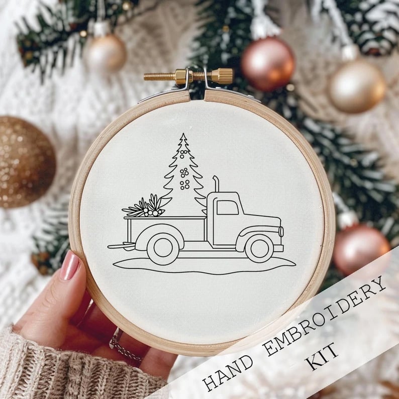 Lisslune | Christmas Embroidery KIT