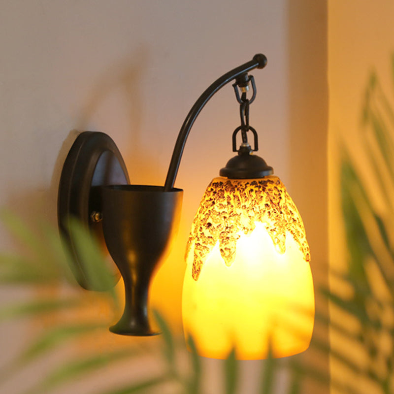 Skørter | 1 Head Wall-Mounted Light Country Style Elongated Dome Resin Wall Lamp in Black with Curved Arm