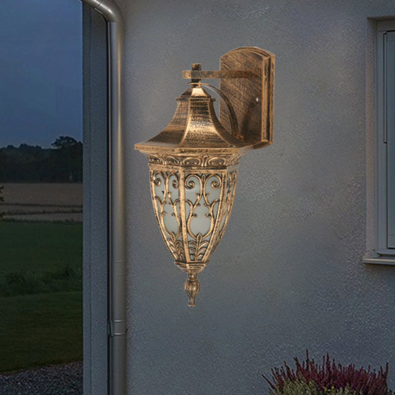 Skørter | Country Urn-shaped Wall Light 1-Bulb Aluminum Wall Lamp Light in Brass for Outdoor Areas