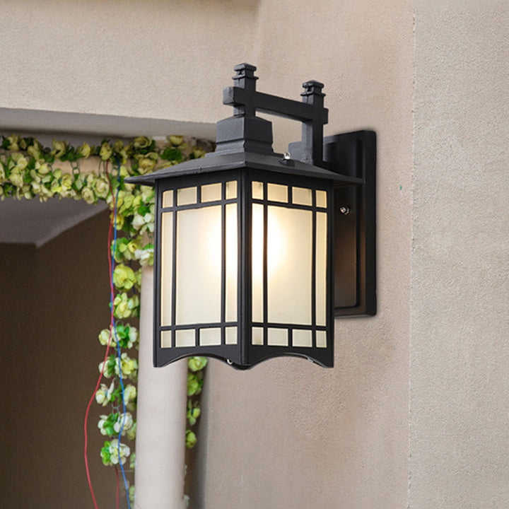 Skørter | 1 Light Pavilion Wall Lamp Farmhouse Black/Brass Finish Aluminum Wall Mount Lamp with Frosted Glass Shade