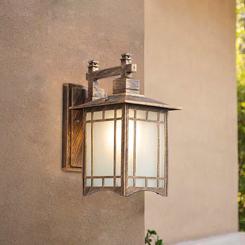 Skørter | 1 Light Pavilion Wall Lamp Farmhouse Black/Brass Finish Aluminum Wall Mount Lamp with Frosted Glass Shade
