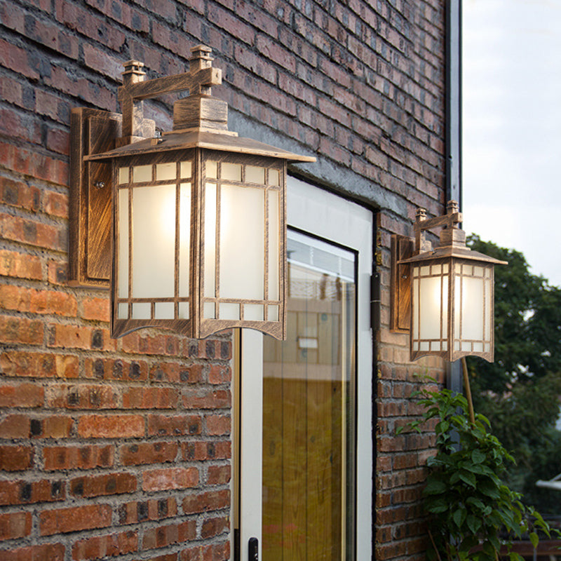 Skørter | 1 Light Pavilion Wall Lamp Farmhouse Black/Brass Finish Aluminum Wall Mount Lamp with Frosted Glass Shade