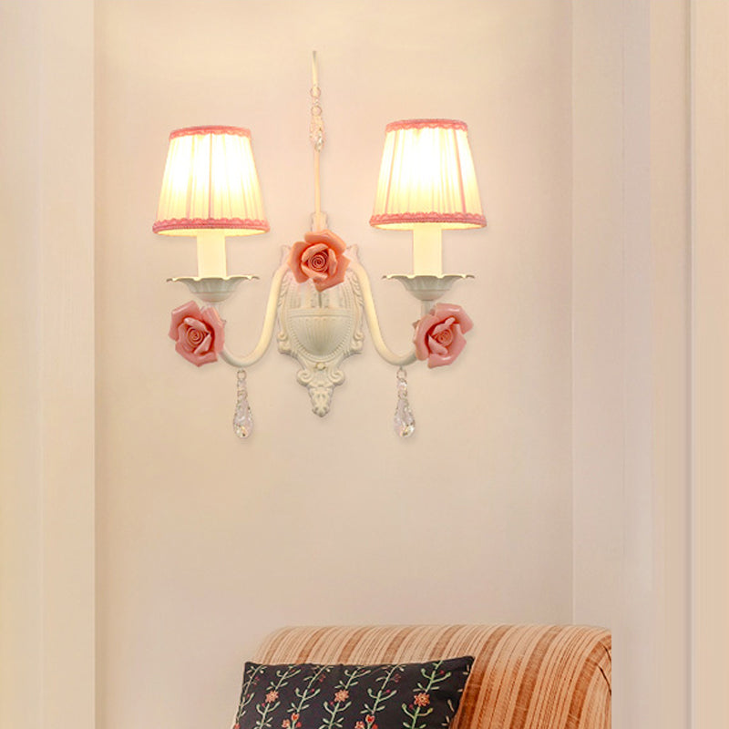 Skørter | 1/2-Head Fabric Wall Lamp Korean Flower White Pleated Shade Living Room Wall Lamp with Crystal Pendant