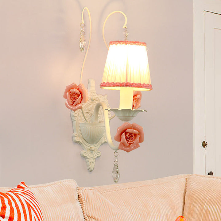 Skørter | 1/2-Head Fabric Wall Lamp Korean Flower White Pleated Shade Living Room Wall Lamp with Crystal Pendant