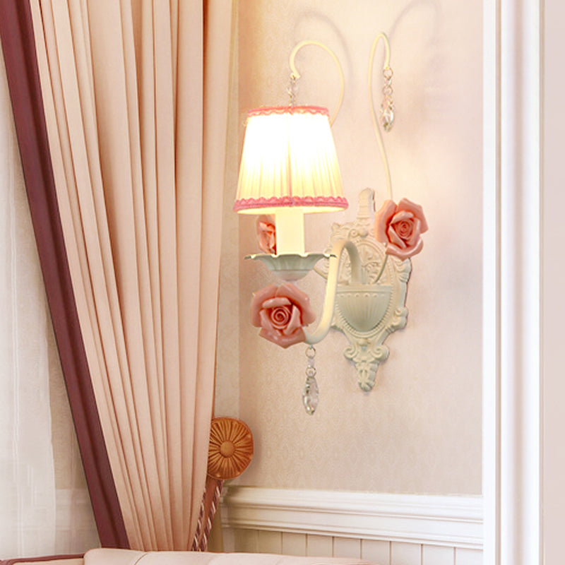 Skørter | 1/2-Head Fabric Wall Lamp Korean Flower White Pleated Shade Living Room Wall Lamp with Crystal Pendant