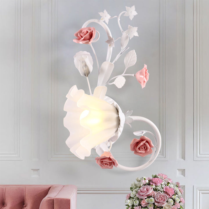 Skørter | Countryside Scalloped Wall Light 1 Lamp White Glass Wall Mounted Lamp with Pink Rose for Bedroom, Left/Right