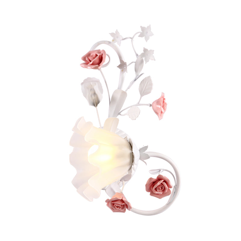 Skørter | Countryside Scalloped Wall Light 1 Lamp White Glass Wall Mounted Lamp with Pink Rose for Bedroom, Left/Right