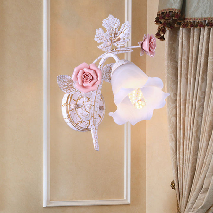 Skørter | 1/2-Light Wall Sconce Pastoral Floral White Glass Wall Mount Lamp with Metal Curved Arm for Living Room
