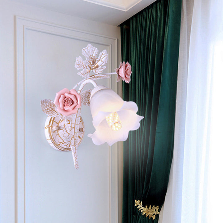 Skørter | 1/2-Light Wall Sconce Pastoral Floral White Glass Wall Mount Lamp with Metal Curved Arm for Living Room