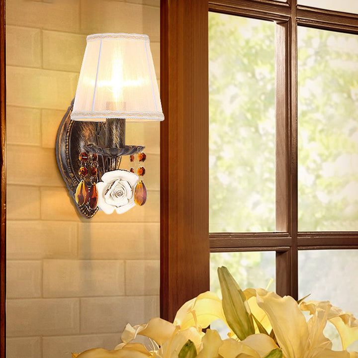 Skørter | Fabric Antique Brass Wall Lamp Tapered 1 Head Pastoral Style Wall Mounted Light with Coffee Crystal