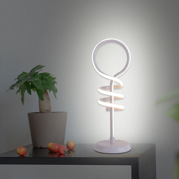 Lisslune | Swirla – Modern, lollipop-inspired reading light