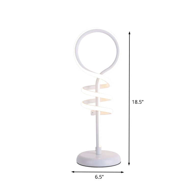 Lisslune | Swirla – Modern, lollipop-inspired reading light