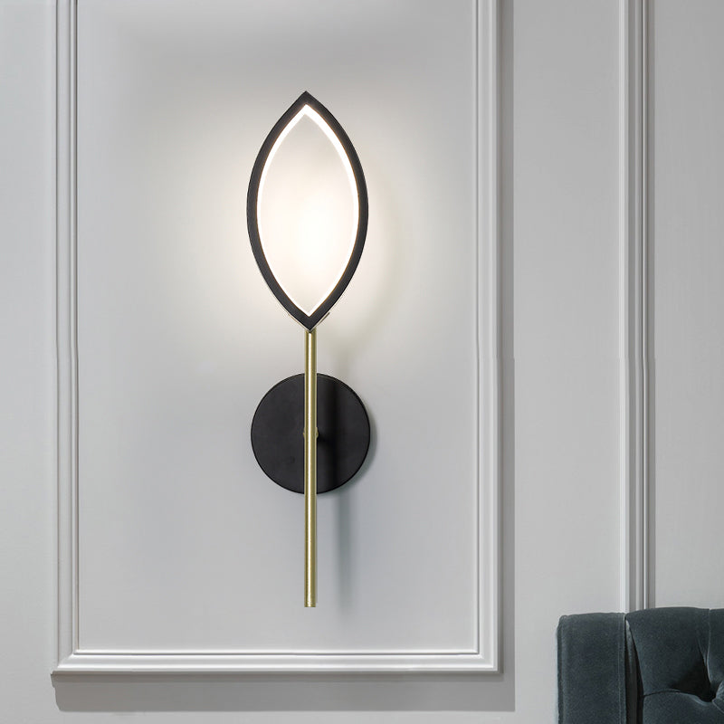 Lisslune | Leaf-shaped Metallic Wall Lamp Simple Black and Gold Surface LED Wall Light for the Living Room