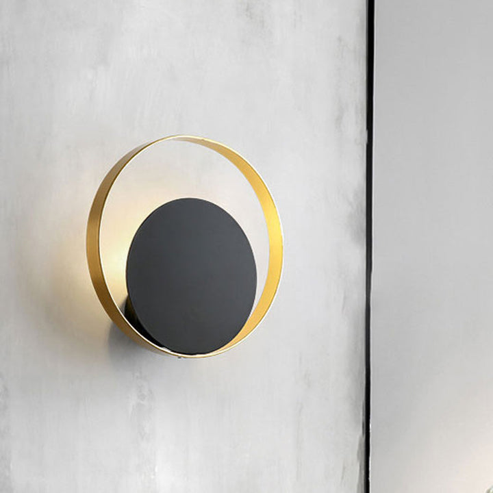 Lisslune | Metallic Round Wall Light Modernist 1-Head LED Wall Lamp in Black and Gold for the Corner