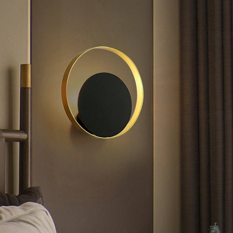 Lisslune | Metallic Round Wall Light Modernist 1-Head LED Wall Lamp in Black and Gold for the Corner