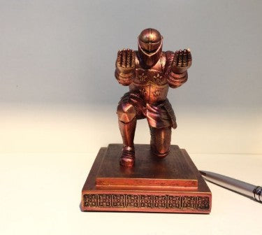 Lisslune | knight pen holder