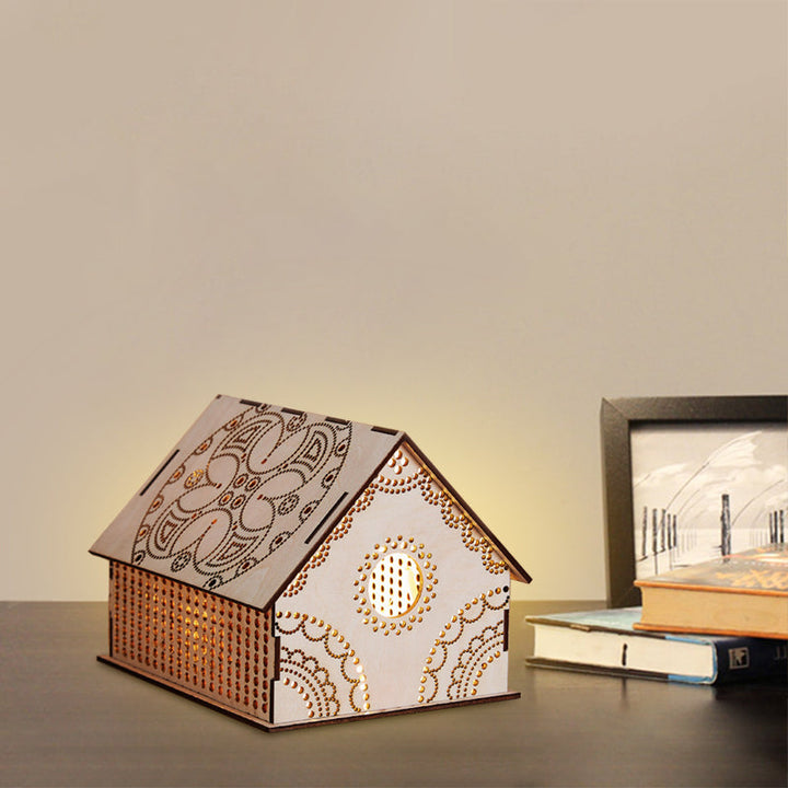 Skørter | Kids Cottage Mini Night Light Wood Bedroom LED Table Lamp in Brown with Sculpted Flower/Star/Love Heart Design