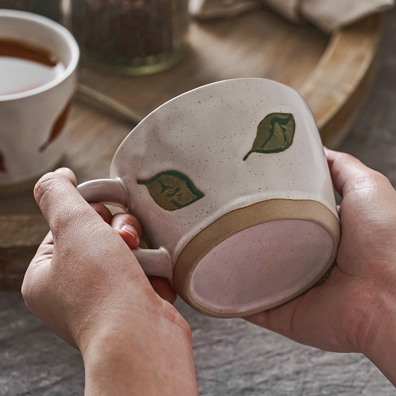 Lisslune | Mug with hand-painted leaves