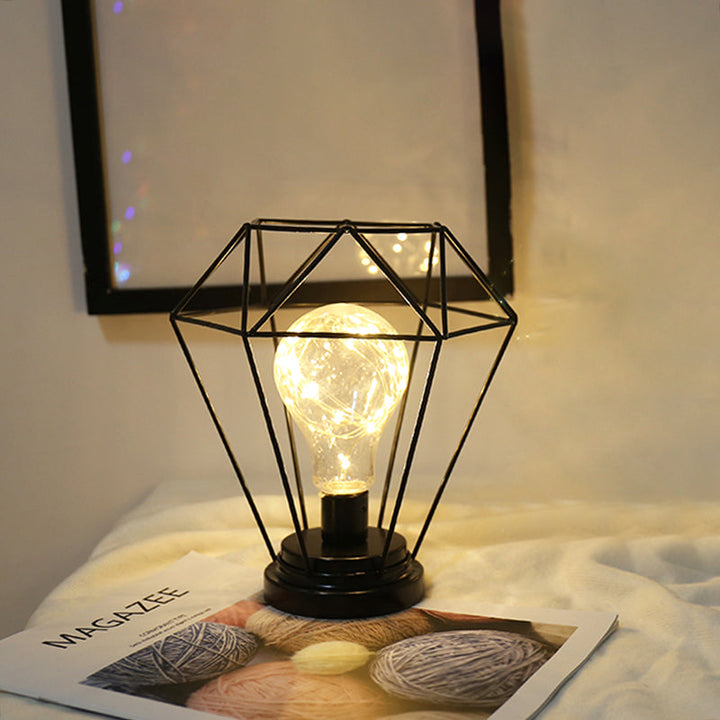 Skørter | Macaron Diamond/Geometric Nightstand Lamp Iron Girls Room LED Table Light in Black/Pink with String Lights Inside